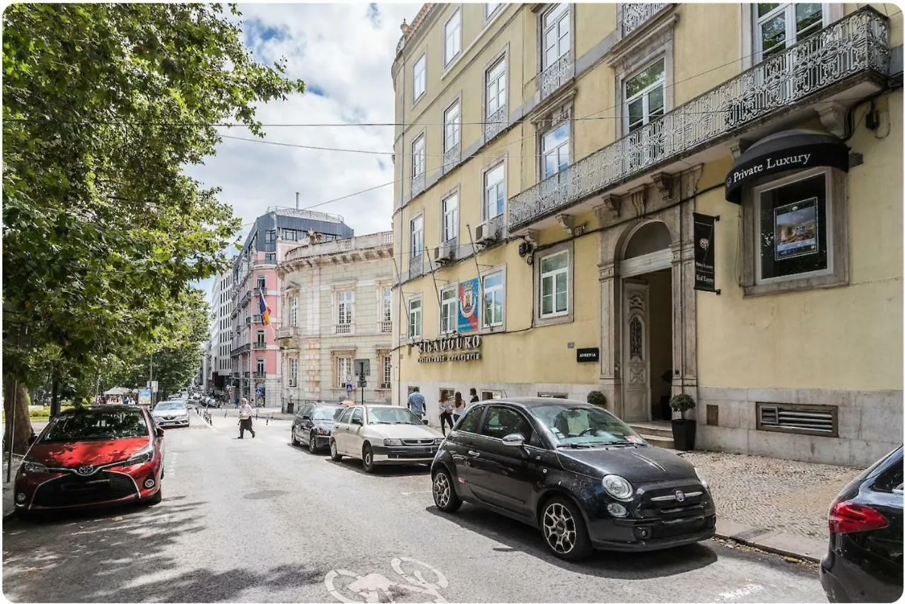 Charming Central Sunny Penthouse Lisboa Portugal