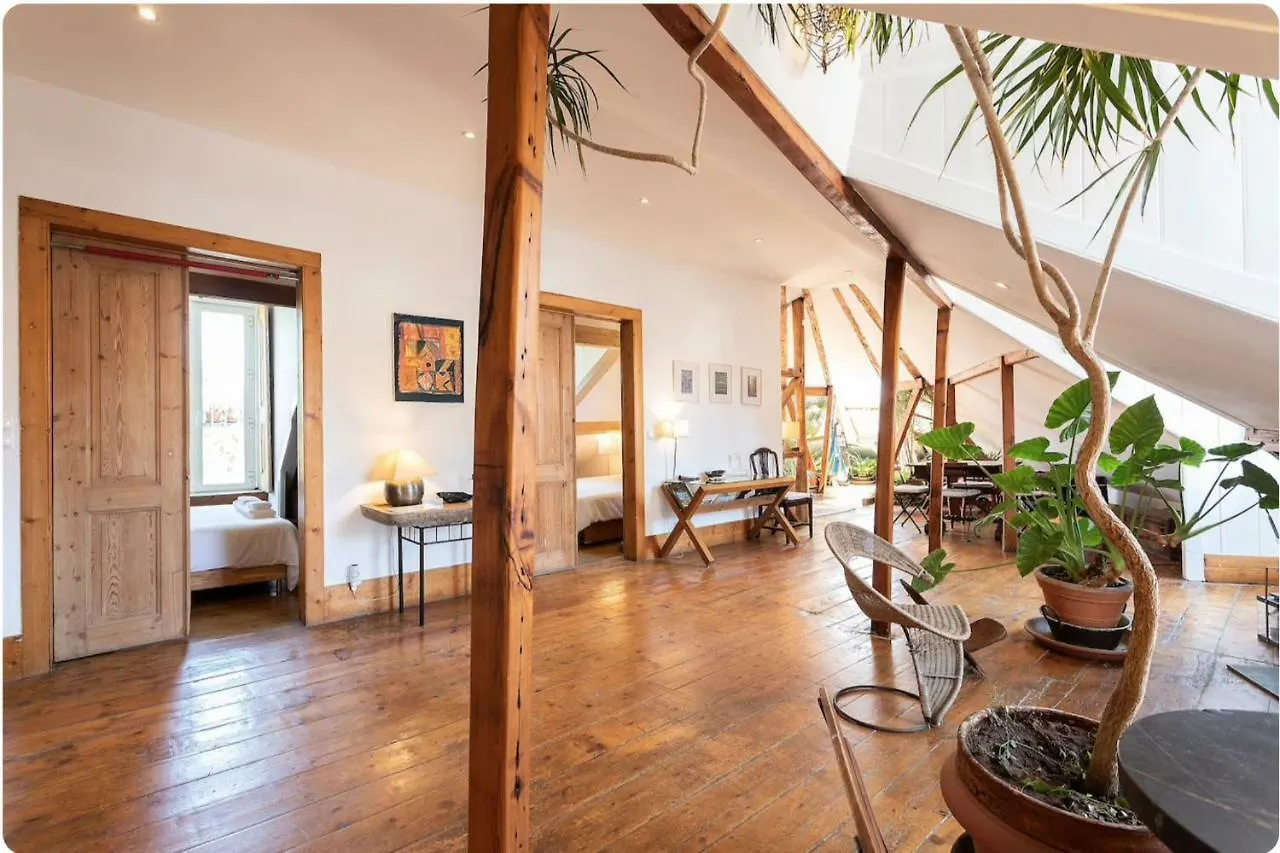 ליסבון Charming Central Sunny Penthouse דירה