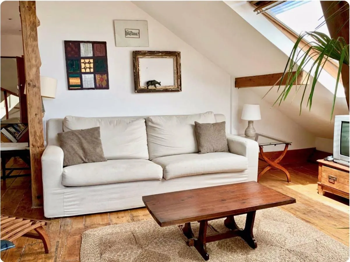 ליסבון Charming Central Sunny Penthouse דירה